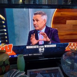 50"PANASONIC 1080P HDTV WITH ROKU REMOTE CONTROL AND HDMI PORTS $150 FINAL PRICE SEE 👀 ALL PICTURES 