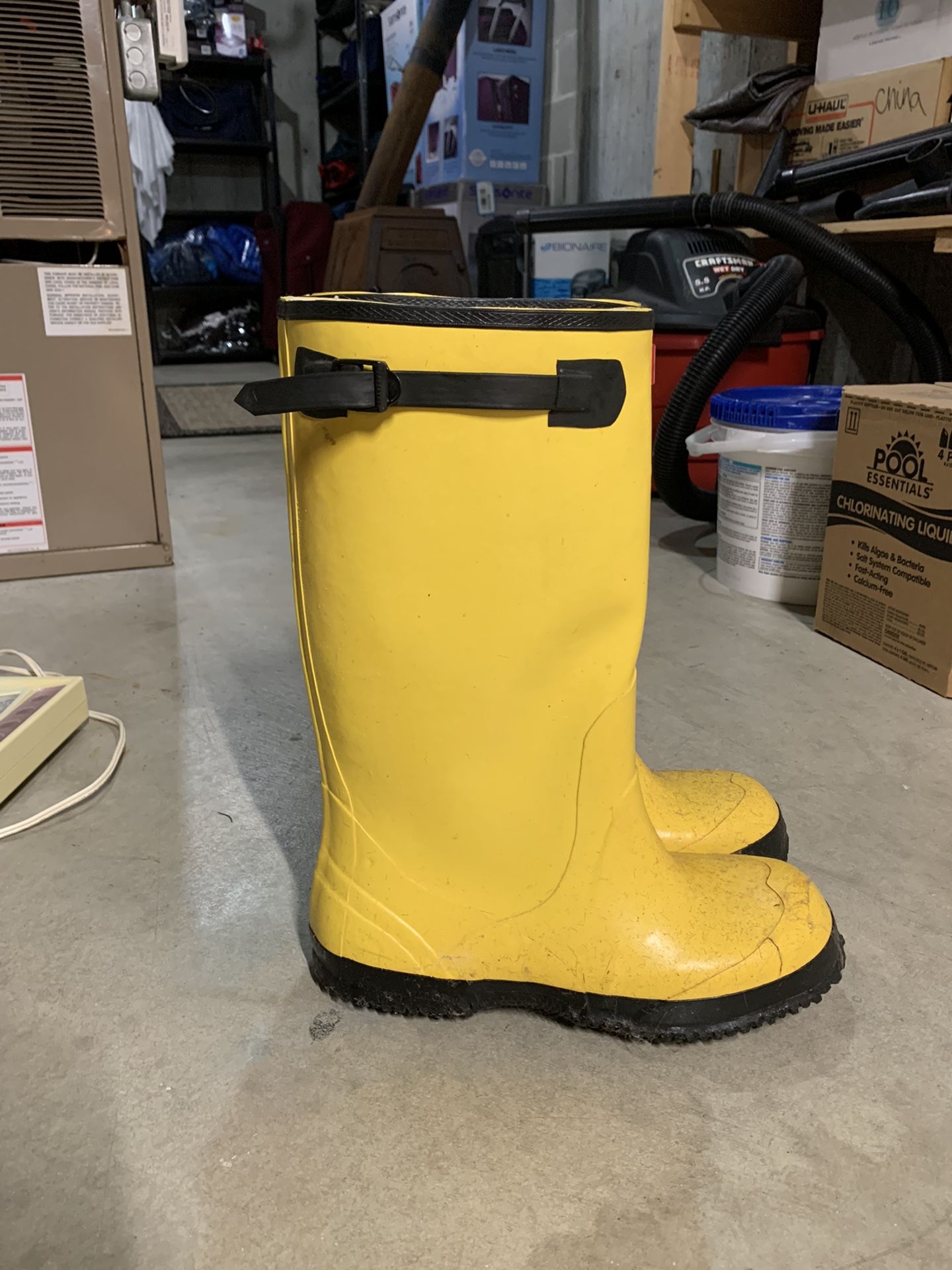 Boss Yellow Rubber Knee Work Boots
