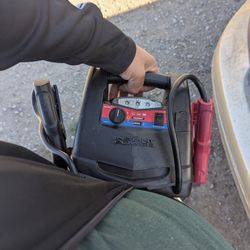 Duralast Instant Power DL-800A Portable Battery Jump Starter 