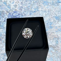Round Shape Lab-grown Round Certified Diamond 