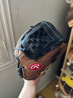 Adult softball glove