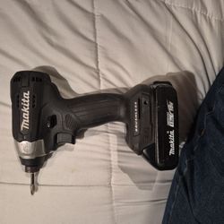 Makita XDT18V Battery Included 
