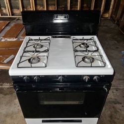 Functional Gas Stove. 