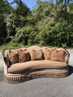 Gorgeous Victorian Curved French Sofa 