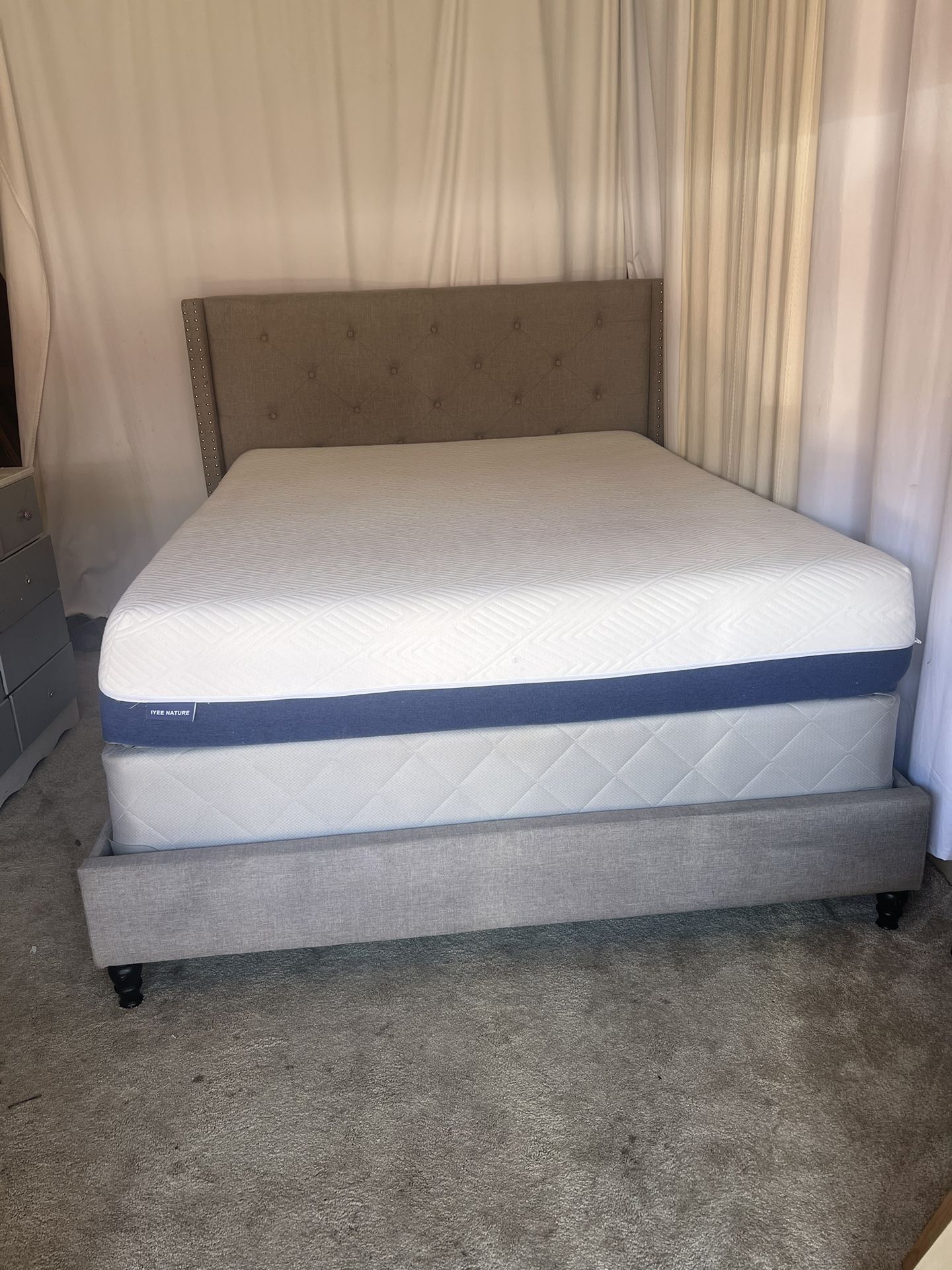Cama Queen (Queen Size Bed)