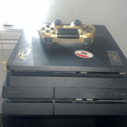 PS4 Slim And PS4 Regular