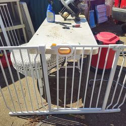 Prices firm. Baby / pet gate