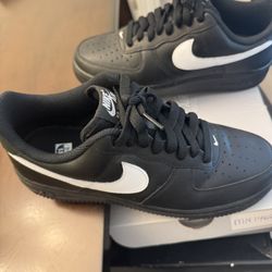 Black/White AF1