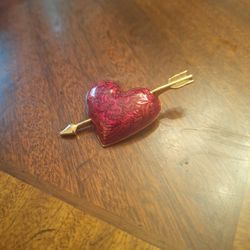 VINTAGE Avon Cupid HEART Broock
