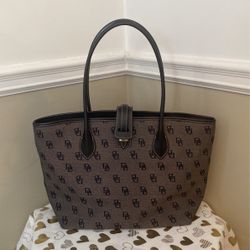 Dooney & Bourke