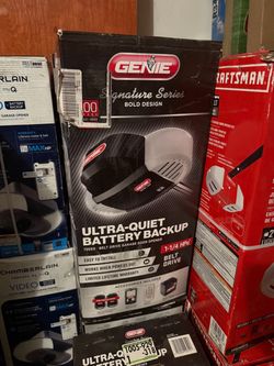 Genie Signature Series 1-1/4 HPc Ultra-Quiet Belt Drive Garage Door Opener with Battery Backup
