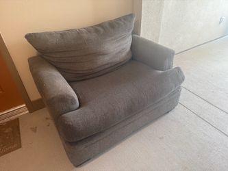 HUGE Sofa chair MUST GO TODAY