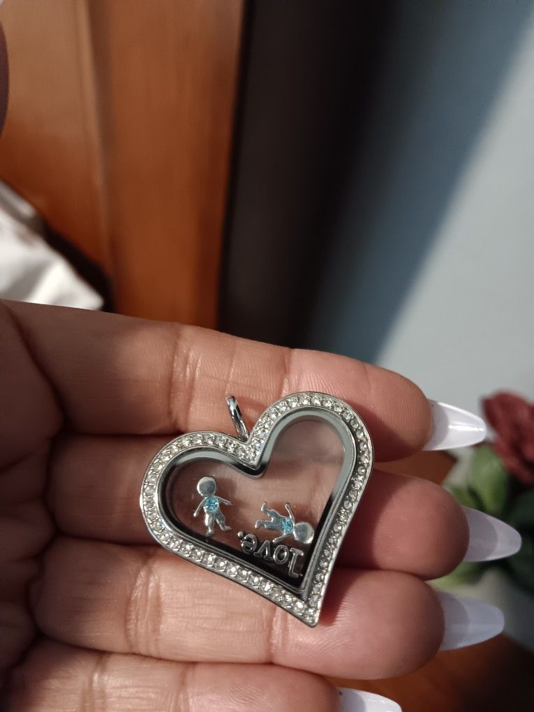 SILVER JEWELRY HEARTS