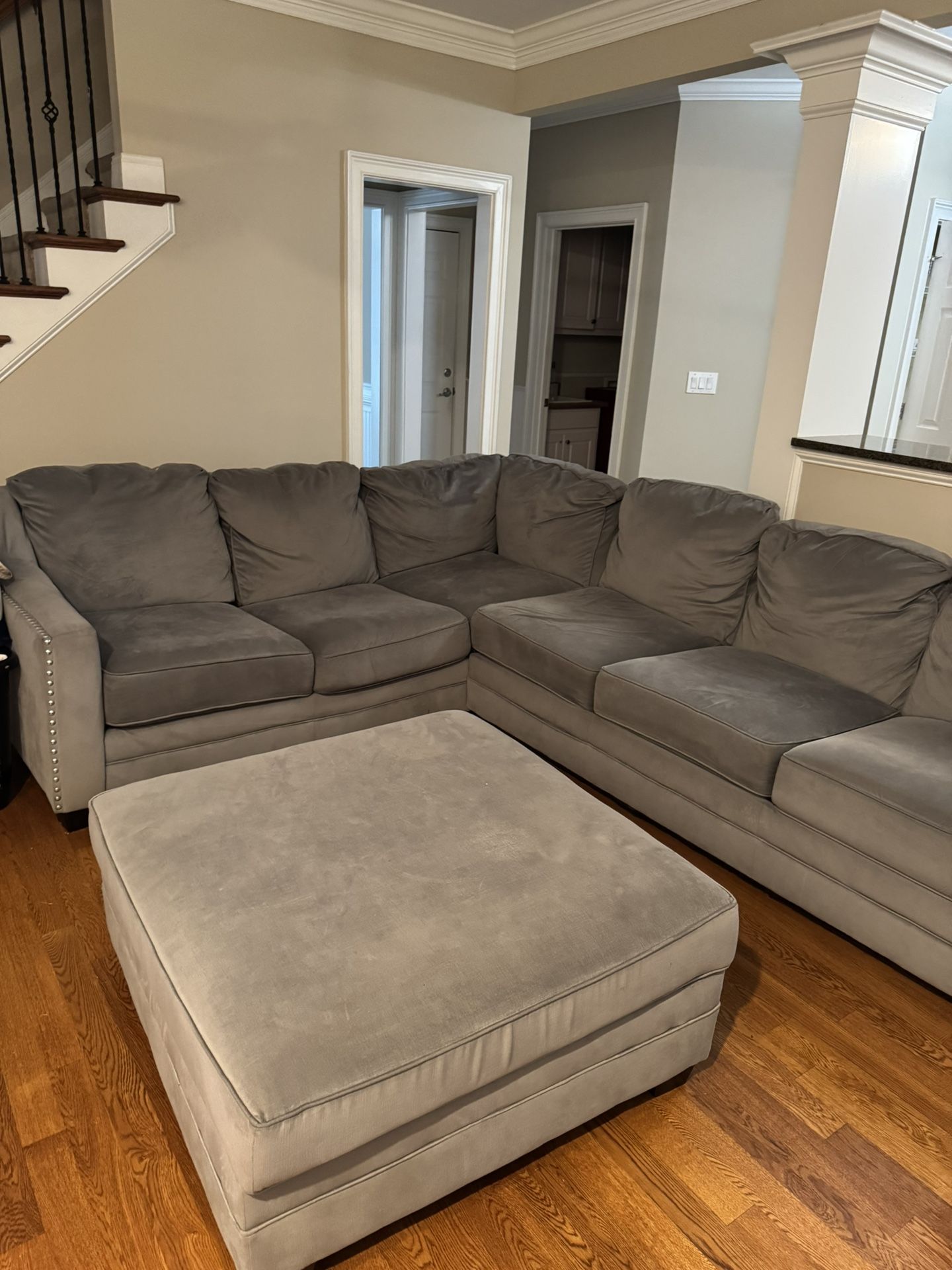 Sectional Sofa With Ottoman