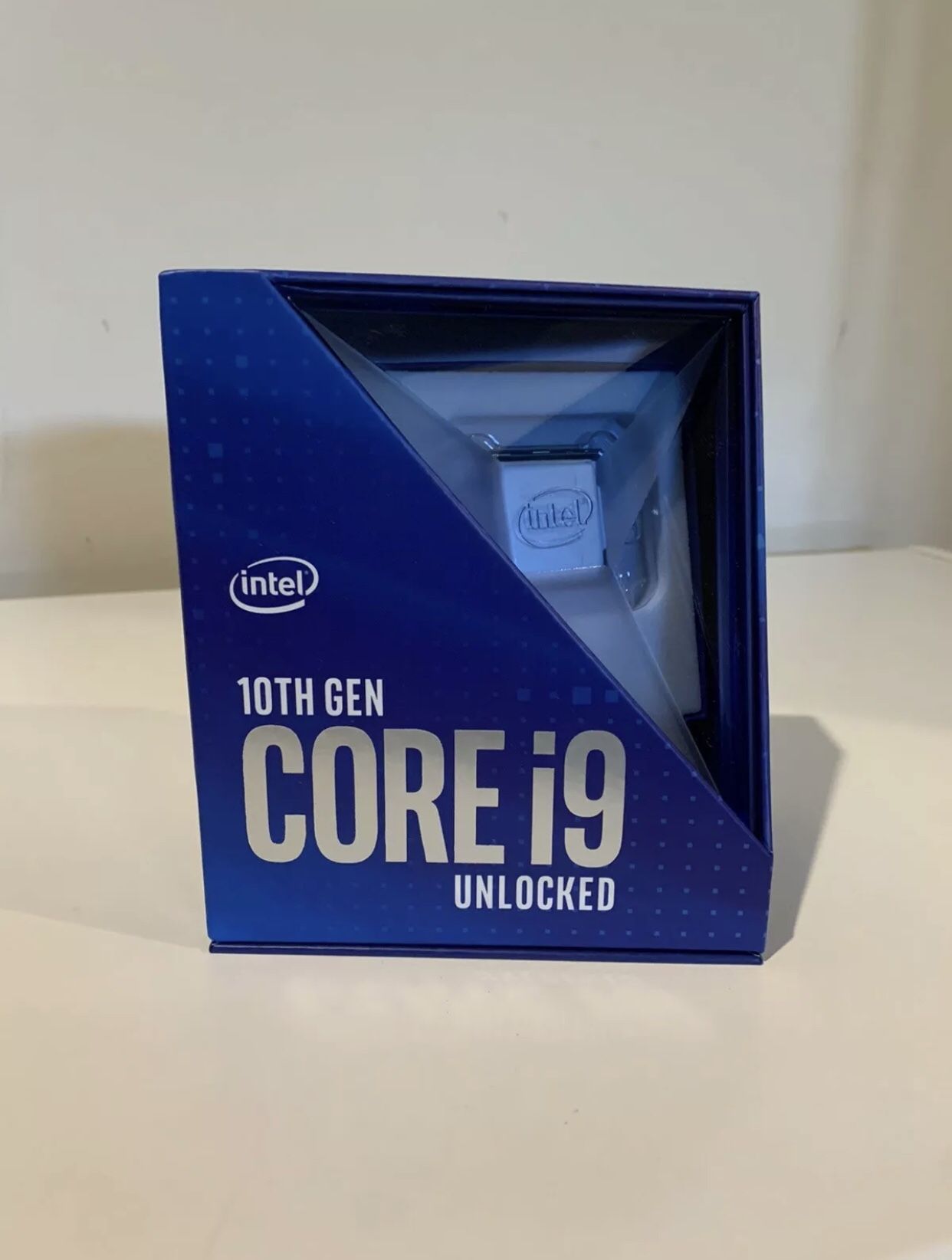 Intel Core i9-10900K 10th Gen. 3.7 GHz 10-Core LGA 1200 Processor