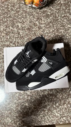 Air Jordan 4 Retro 'White Thunder'