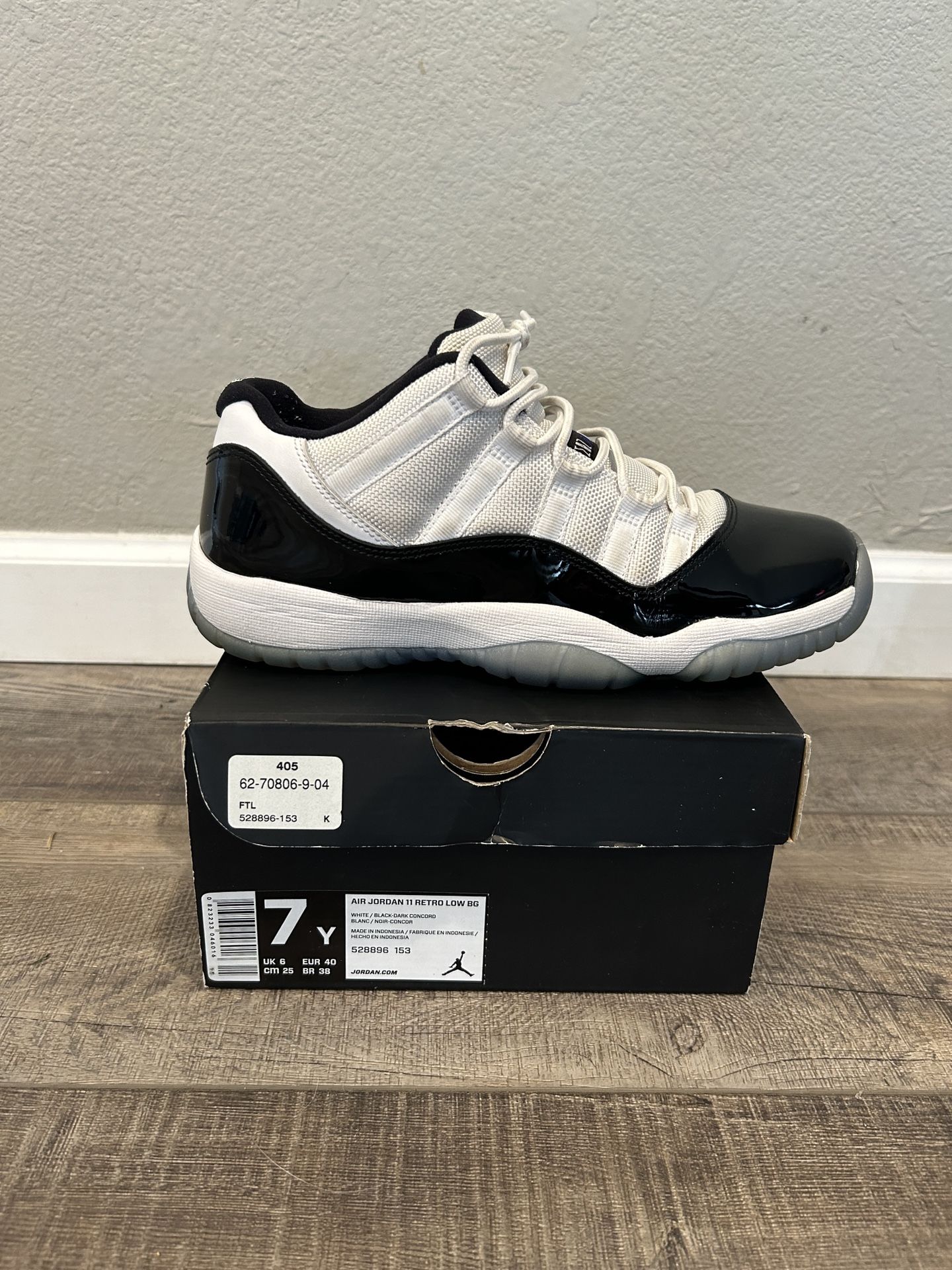 Air Jordan Retro 11 Low Concord (GS), Size 7Y (used)