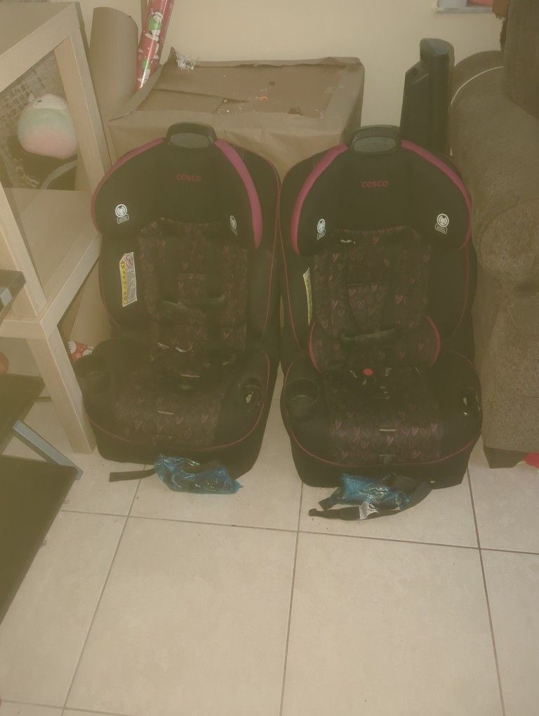 Must Go! Cash Only Sale! 2 Cosco Car Seats 1 For $60, 2 For $100