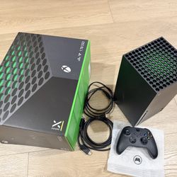 Xbox X 1TB - As good as new + a month of Game Pass Ultimate