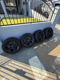 Ford Mustang OEM wheels