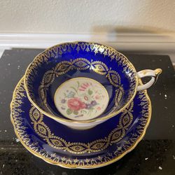 Stunning Paragon Cup & Saucer 1(contact info removed) Floral with  Lots of Gold