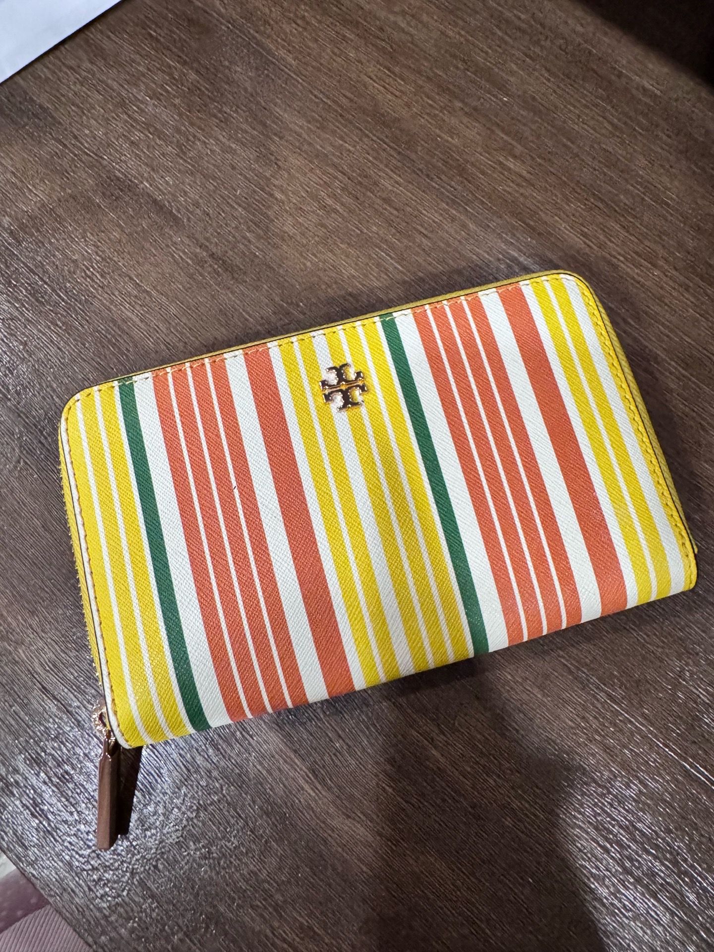 Tory burch wallet