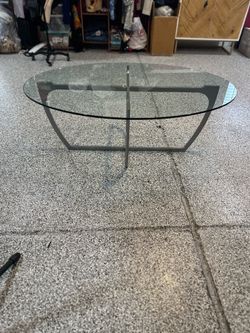 Charleston Forge Fontana Cocktail Table