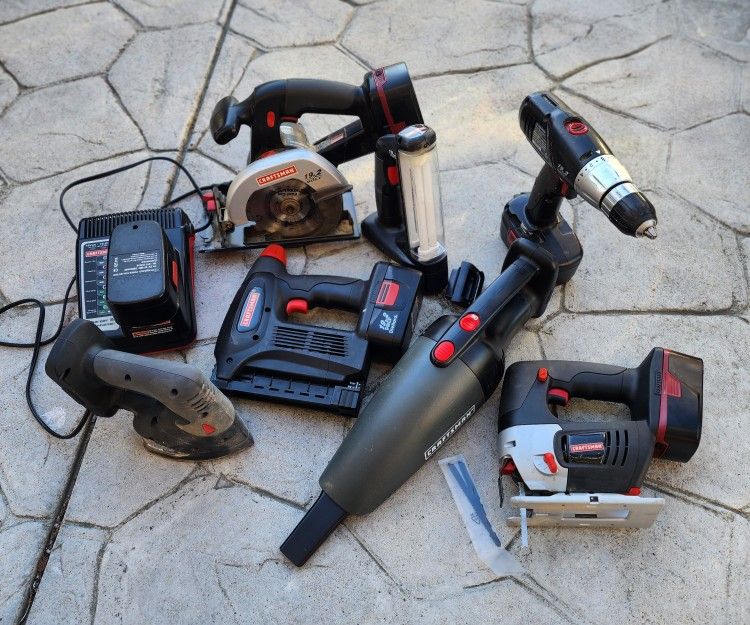 Craftsman 19.2v Tools, Batteries And Charger