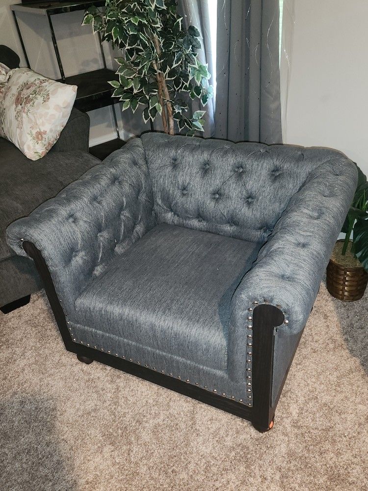 Chesterfield Tufted Club Chair