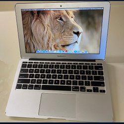 MacBook Pro 13inch 2015 Processor: 2.5 GHz Intel Core i7 Memory: 16GB 1600MHz