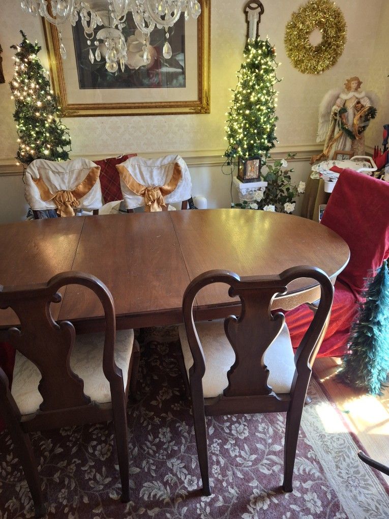 Drexel 6 Seat Antique Dining Table