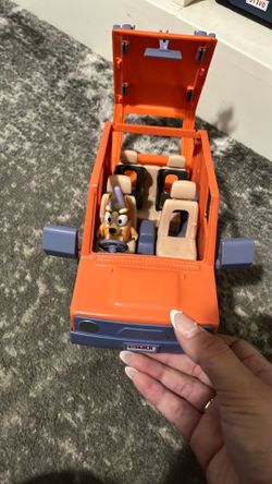 Disney Bluey 🧡💙 (CAR) Toy 🚗 & Plushies Pick Up In Escondido)