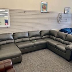 Brand New Ashley Couch 🛋️Aberton Gray Sectional Oversized 