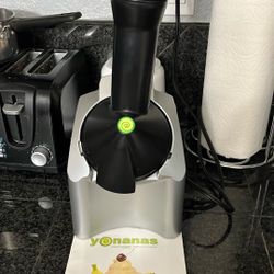 Yonanas Frozen Desert Maker.