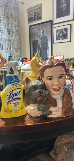 Cookie jar