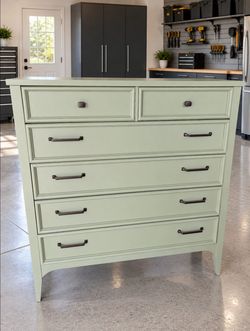 Dresser