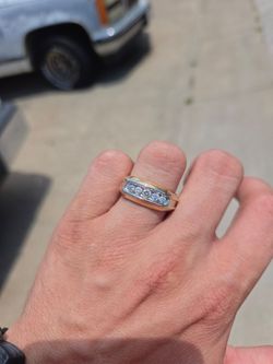 10k gold/natural diamond mens ring sz 9