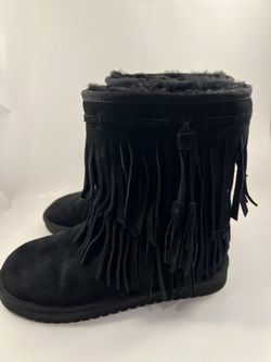 Koolaburra by UGGs Women s 7 Black Suede Fringe Boots Boho for Sale in Auburn WA OfferUp