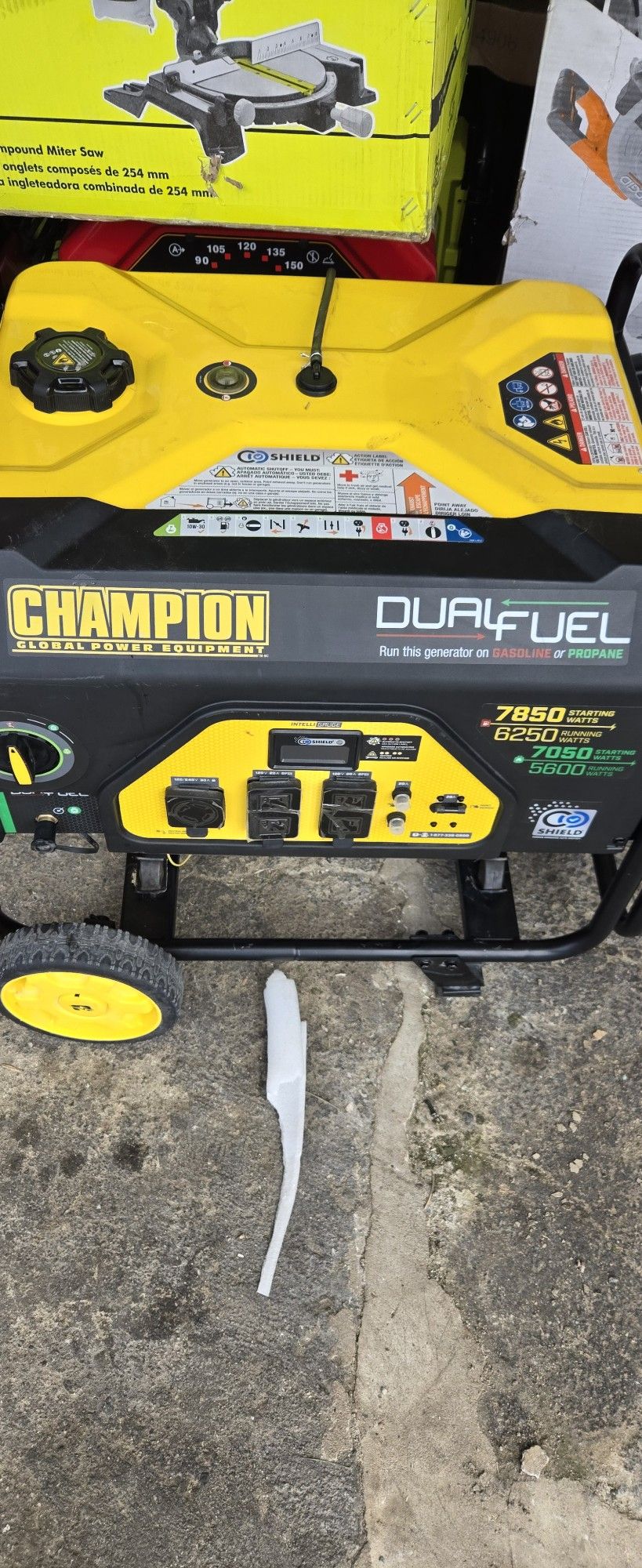 Champion Power Equipment 7850/6250-Watt Recoil Start Gasoline and Propane Powered Dual Fuel Portable Generator with CO Shield