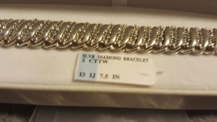 2 cttw silver diamond bracelet, 7.5 inches.