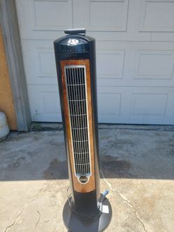 Lasko fan with control like new