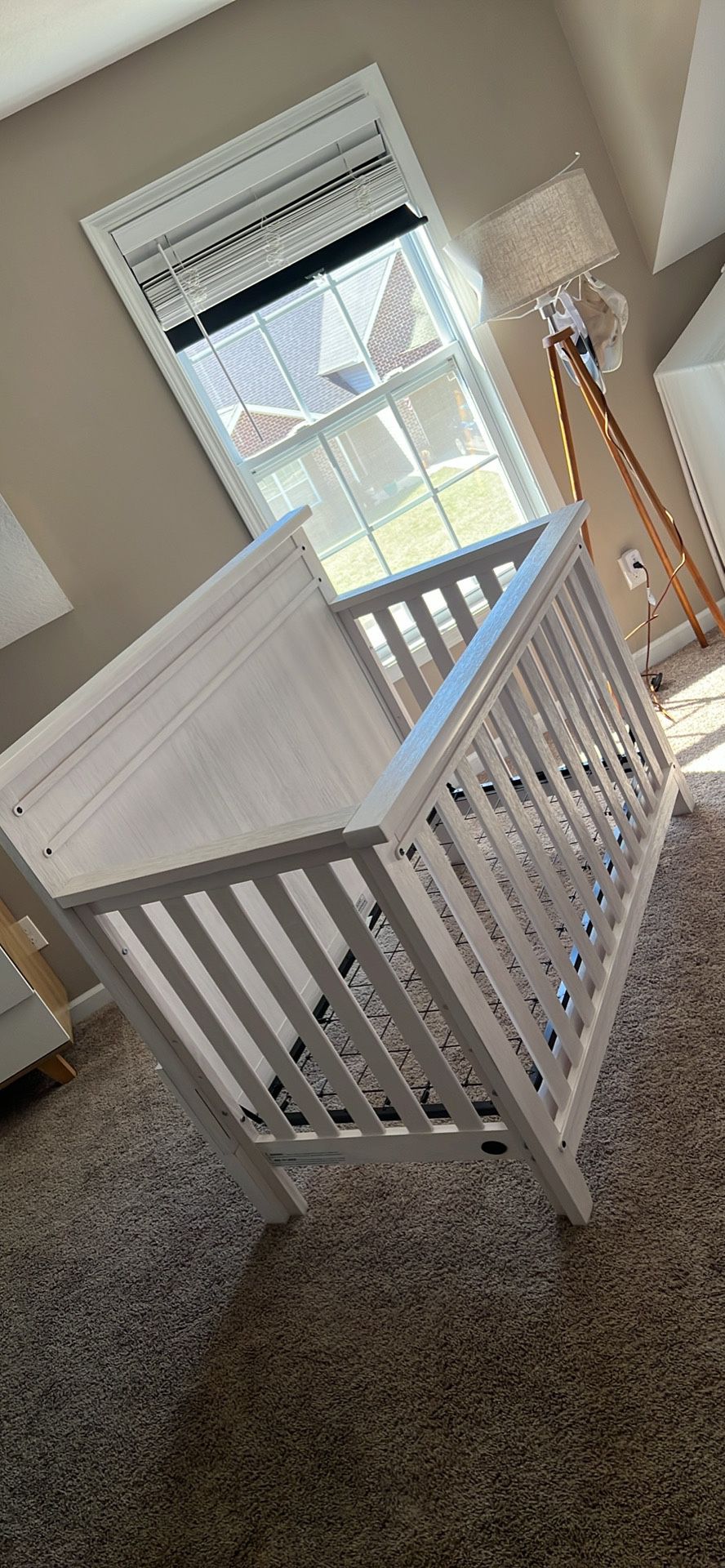 Soho Baby Ellison Premium 4-in-1 Convertible Crib