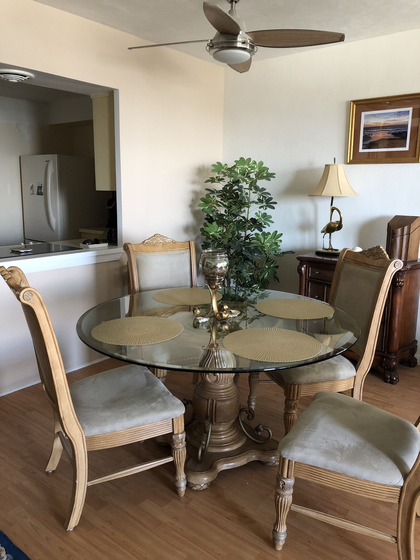 Tradewinds Dining Table & 4 Chairs