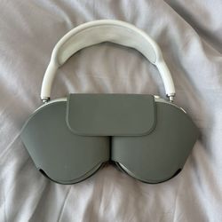 *TAKING OFFERS* AirPods Pro Max