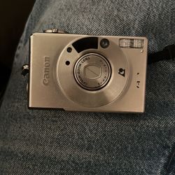 1999 Canon ELPH 2/IXUS II compact camera open to offers.