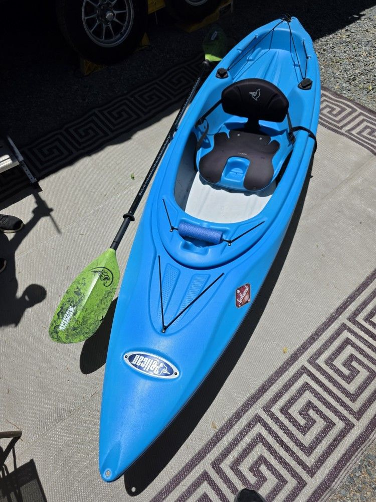 Pelican 10ft Kayak *Like New *