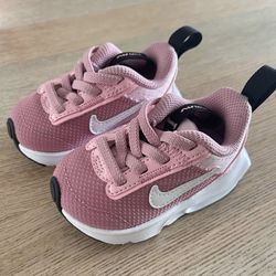 Nike Infant Sneaker- 3C Brand New
