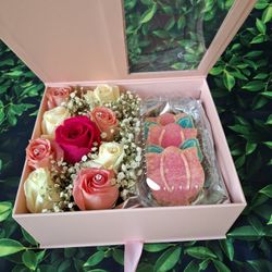 Mothers Day Flower Arrangement Natural Roses Cookies Box
