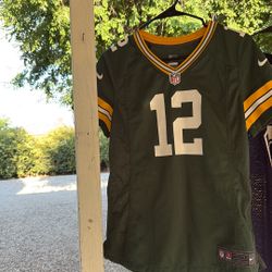 Rodgers Jersey Women Size M