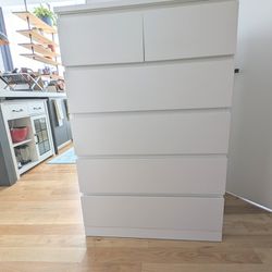 White IKEA MALM 6 drawer dresser - used with care, good condition